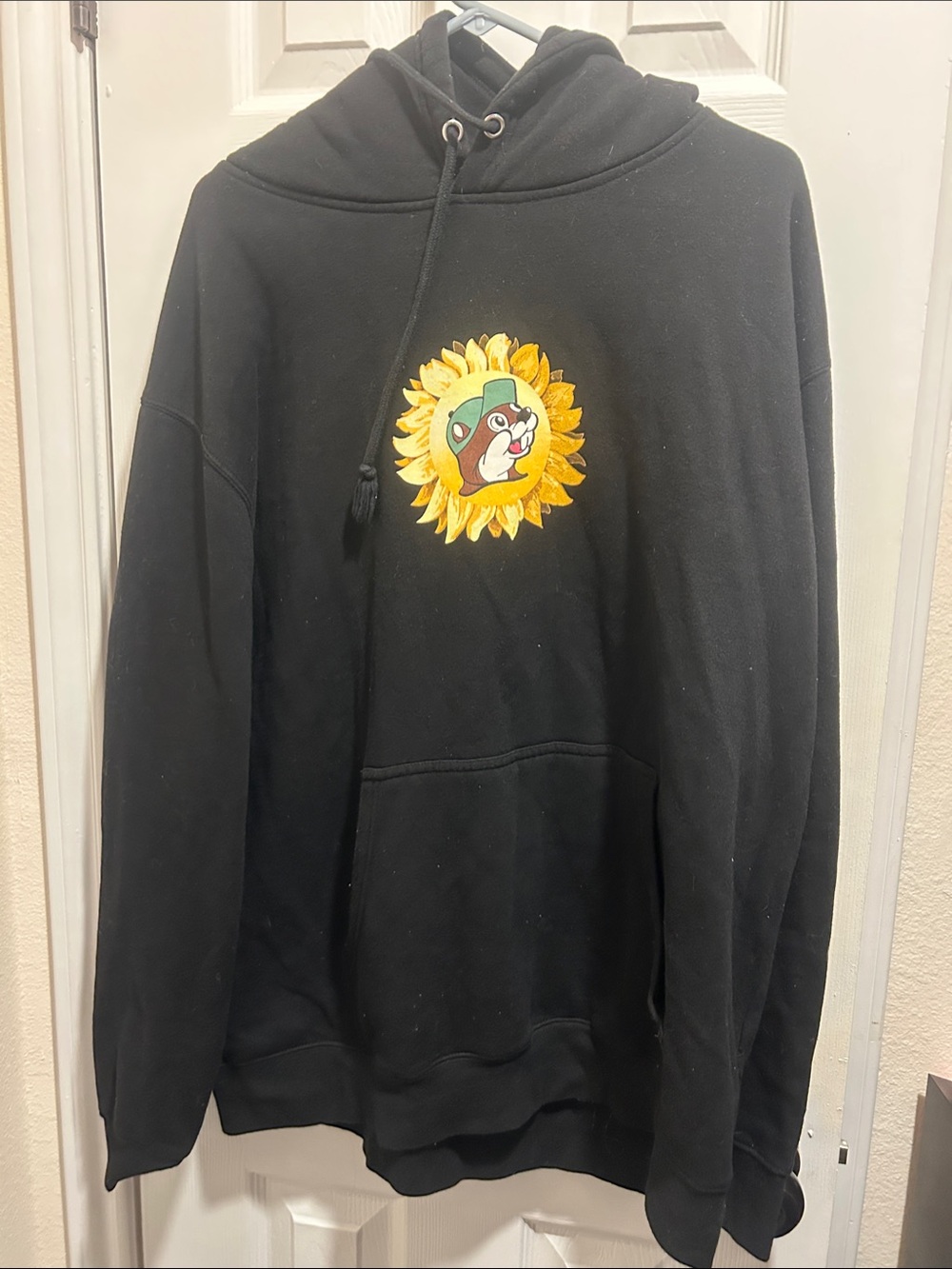 Buc-ee’s Black Women's Pullover Hoodie with Sunflower beaver Graphic